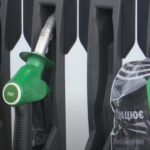 Дефицит не при чем: почему "взлетели" цены на бензин?